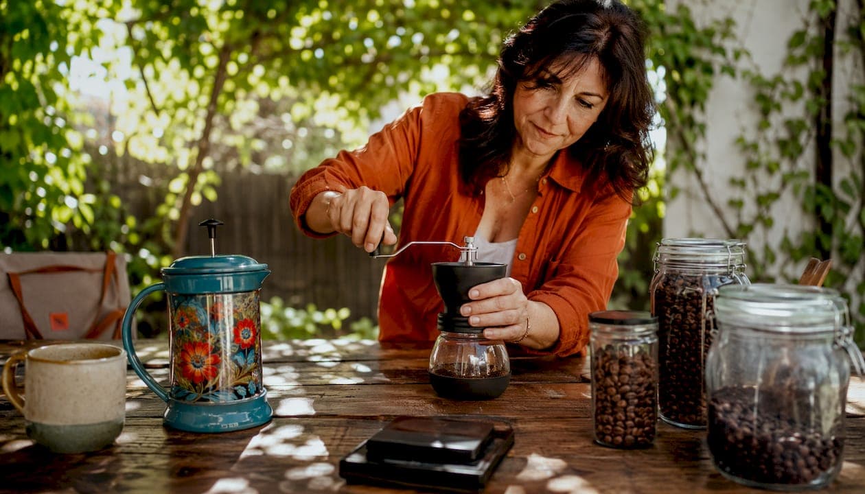 Coffee Grind Size Explained for Home Brewers: Chart & Dial-In